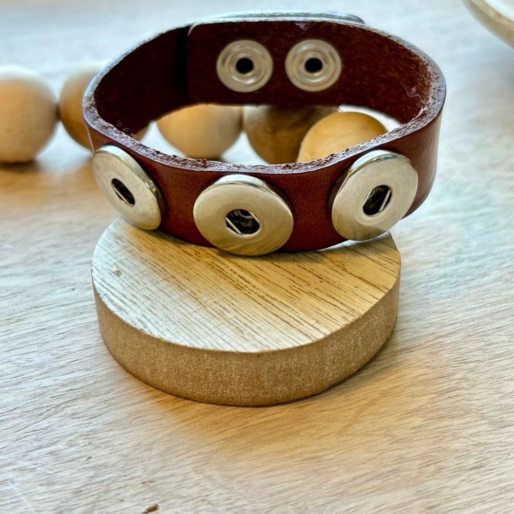 Brown Leather strap bracelet for interchangeable gems Accents